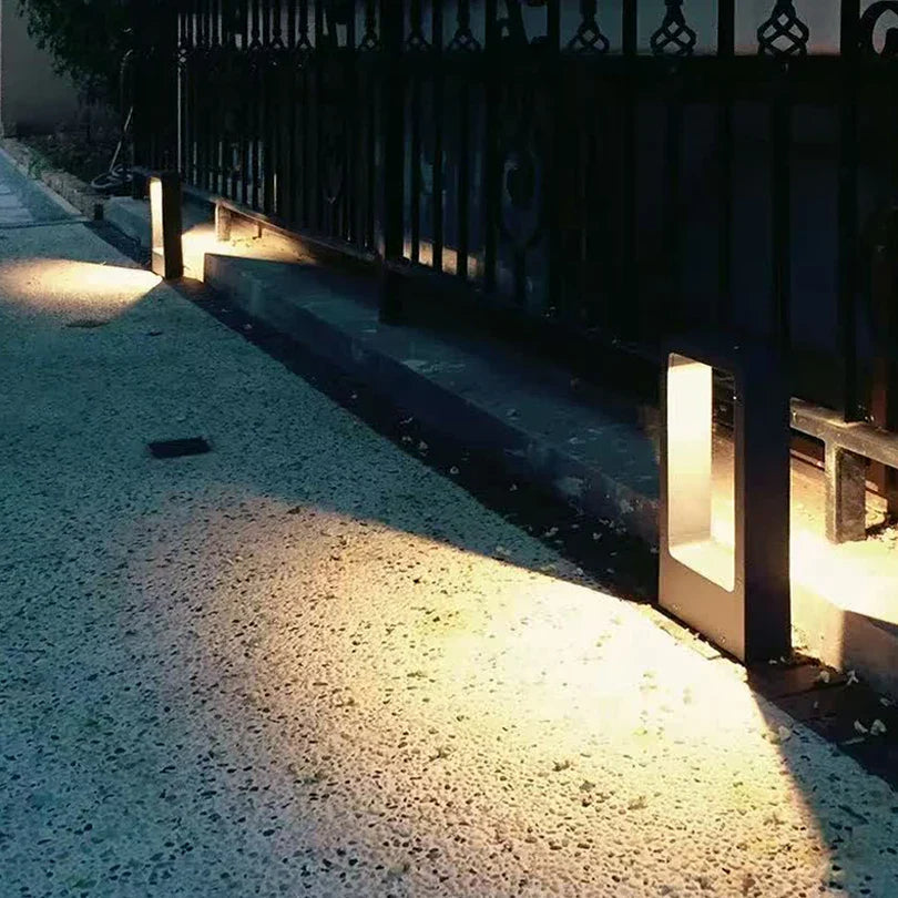 AquaGlow - Waterproof lawn lamp