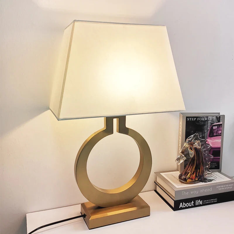 EliteShine - Luxurious table lamp