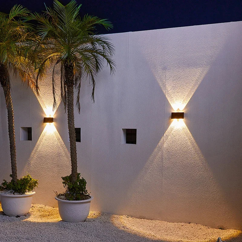 BrightBreeze - Solar balcony light