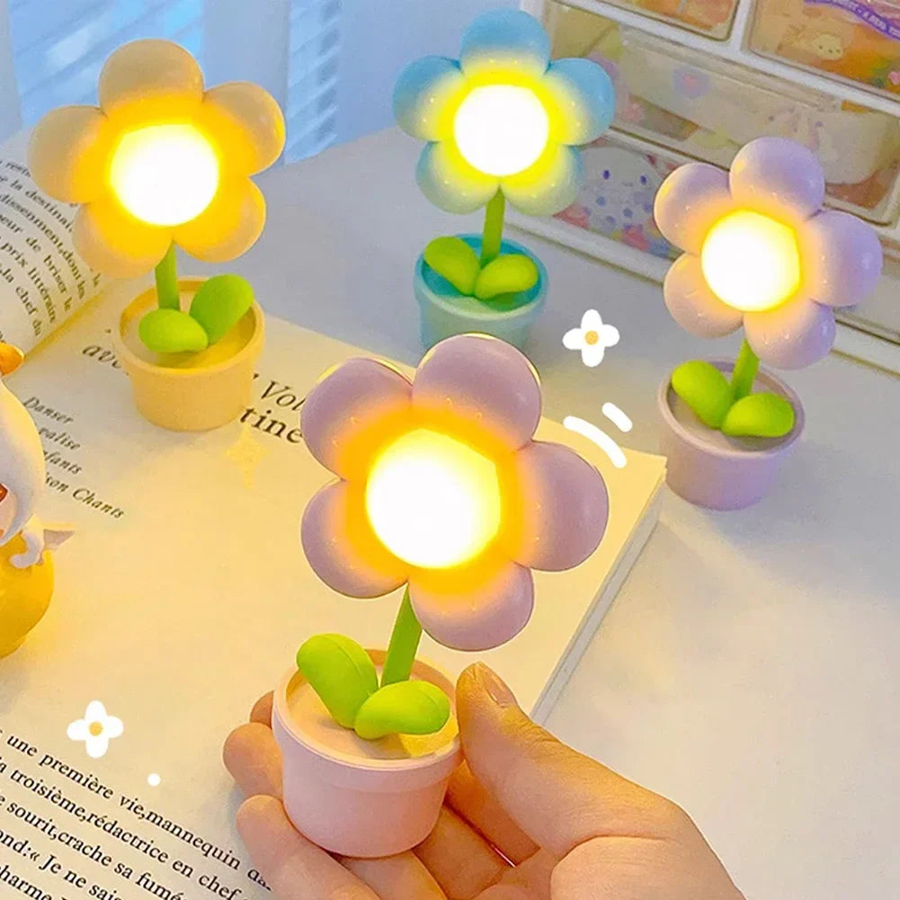 BloomLite - Small flower table lamp