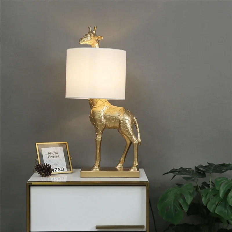 SavannaGlow - Resin giraffe table lamps
