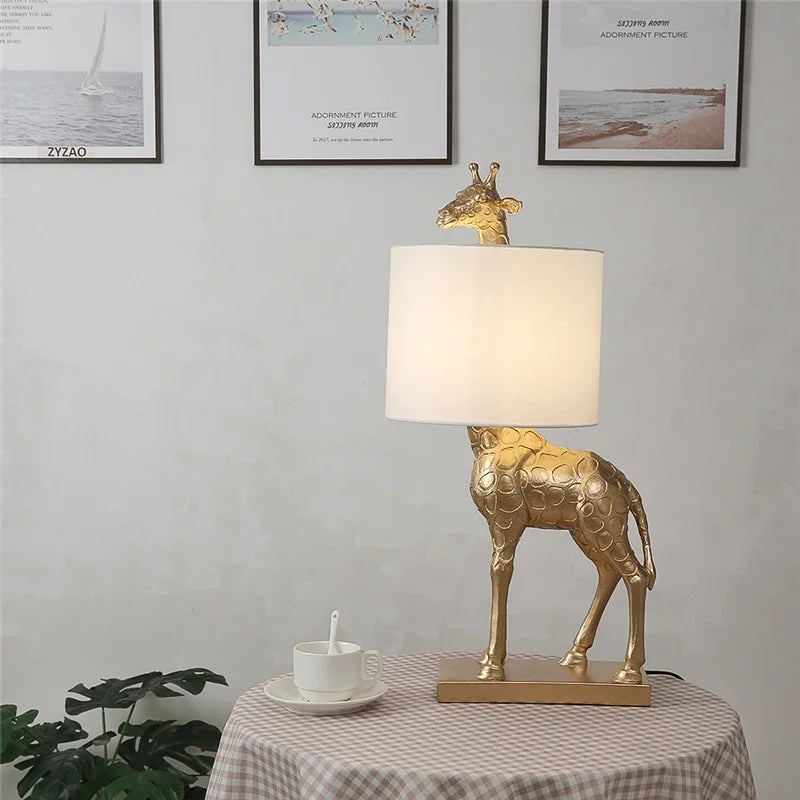 SavannaGlow - Resin giraffe table lamps