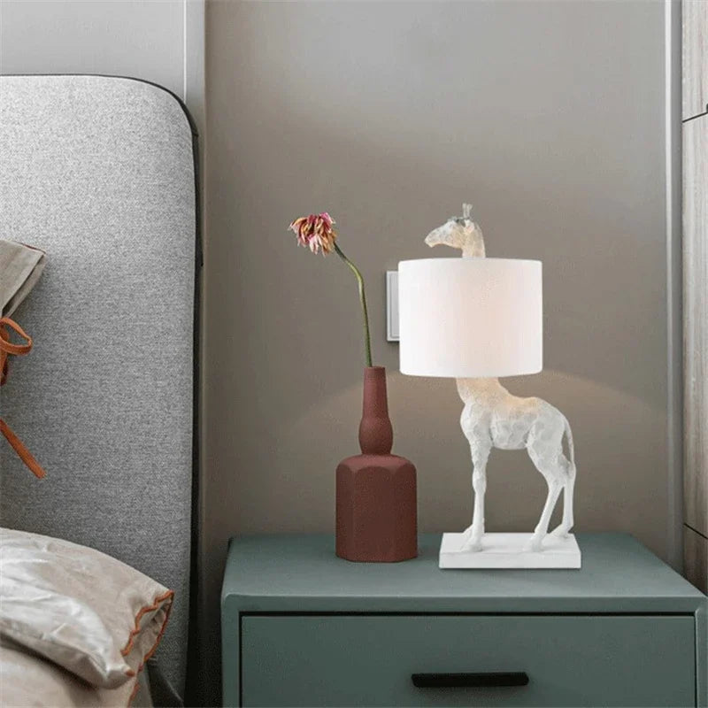 SavannaGlow - Resin giraffe table lamps