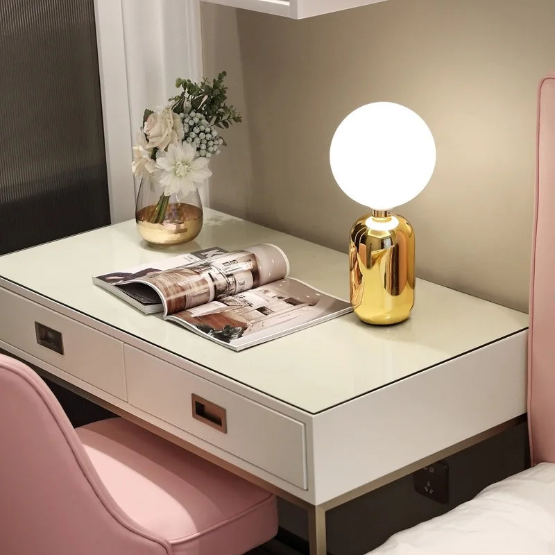 WinterGlo - Nordic design Modern creative table lamp