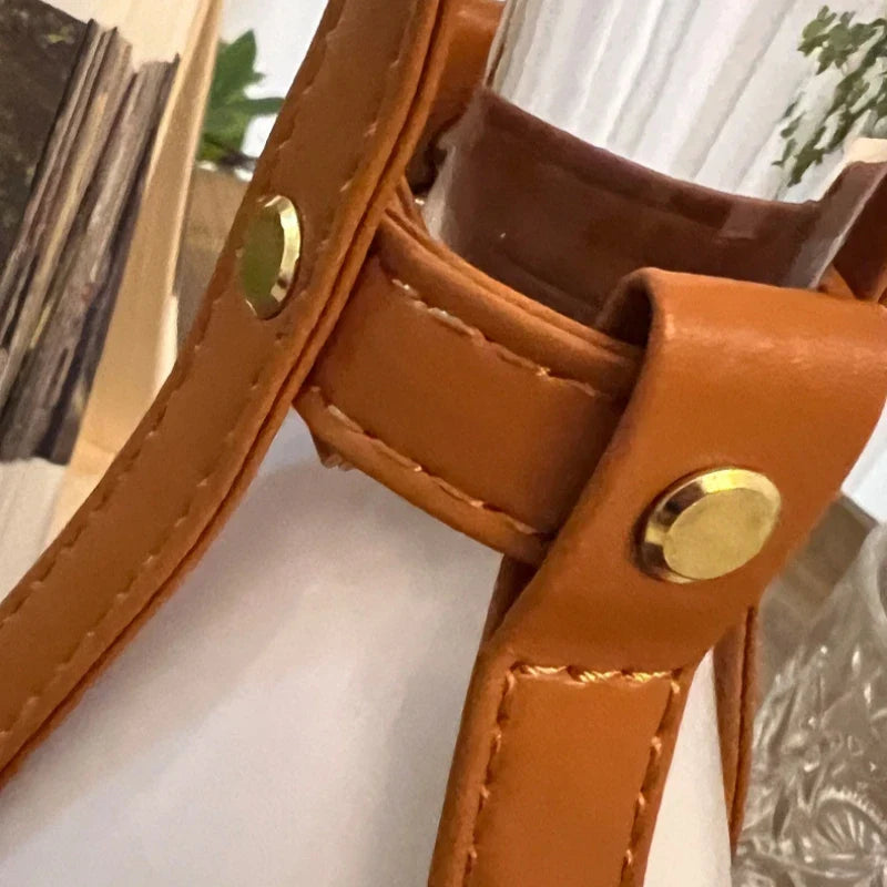 LeatherLuxe - Bottle Nordic lamp