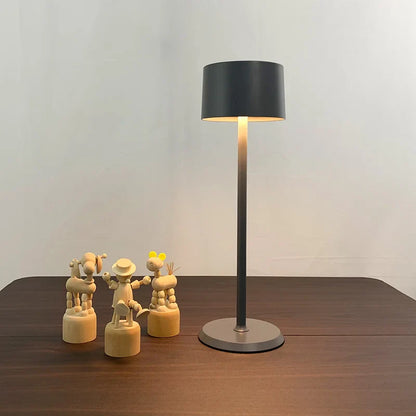 AluTouch - Aluminum table lamp