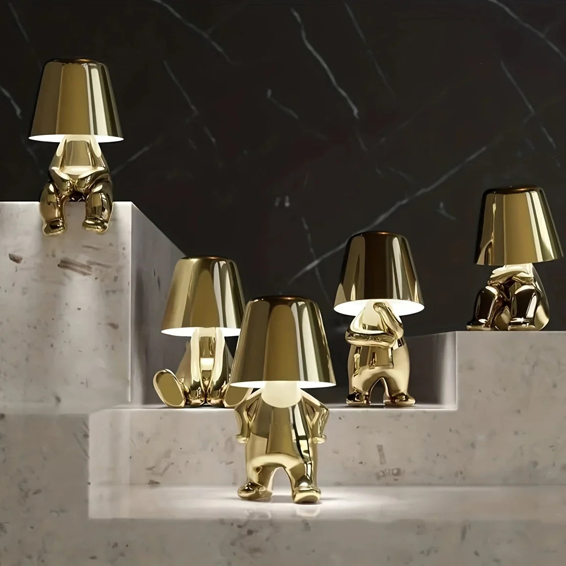 GoldenGrace - Golden statue table lamp