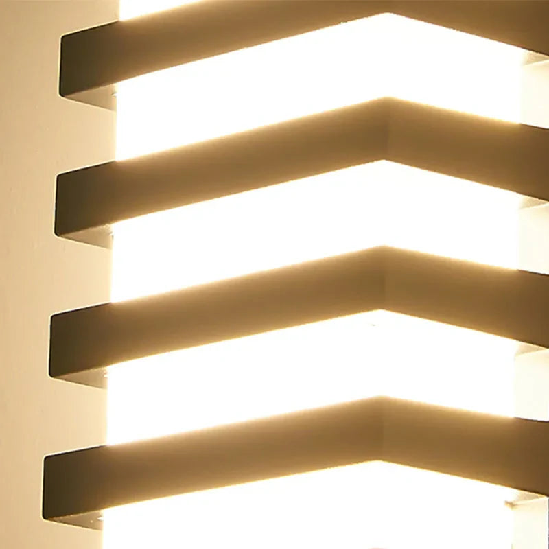 AlumiLuxe - Modern aluminum lamp