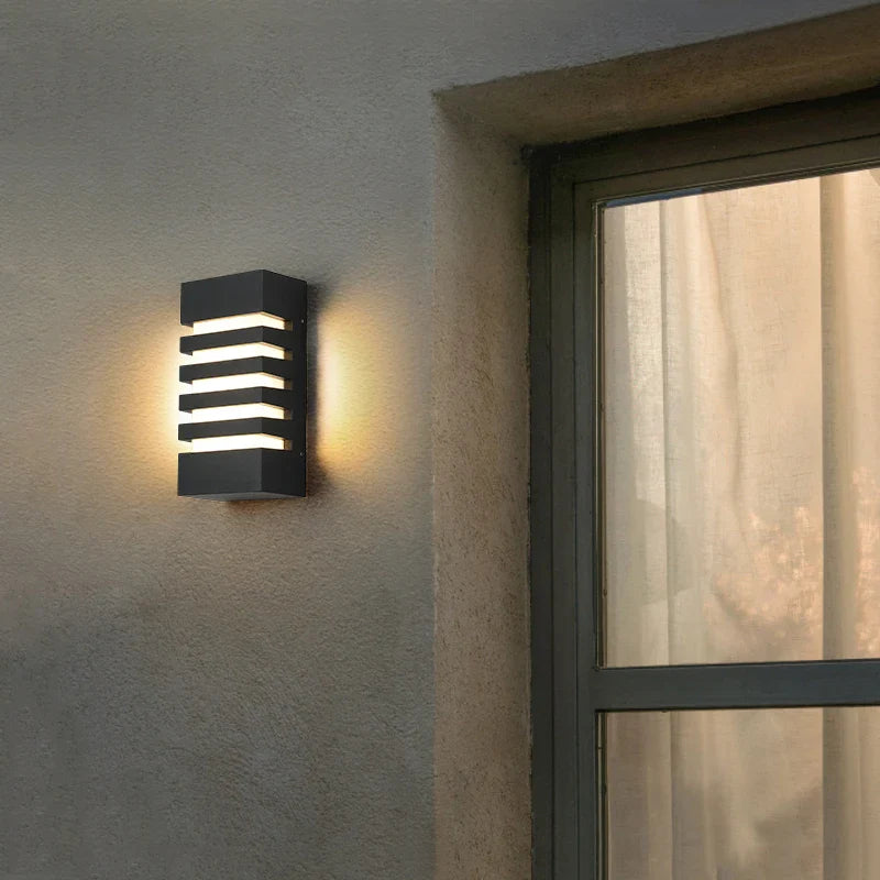AlumiLuxe - Modern aluminum lamp