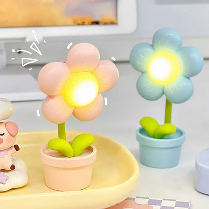 BloomLite - Small flower table lamp