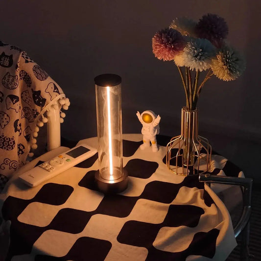 BasicShine - Minimalist table lamp