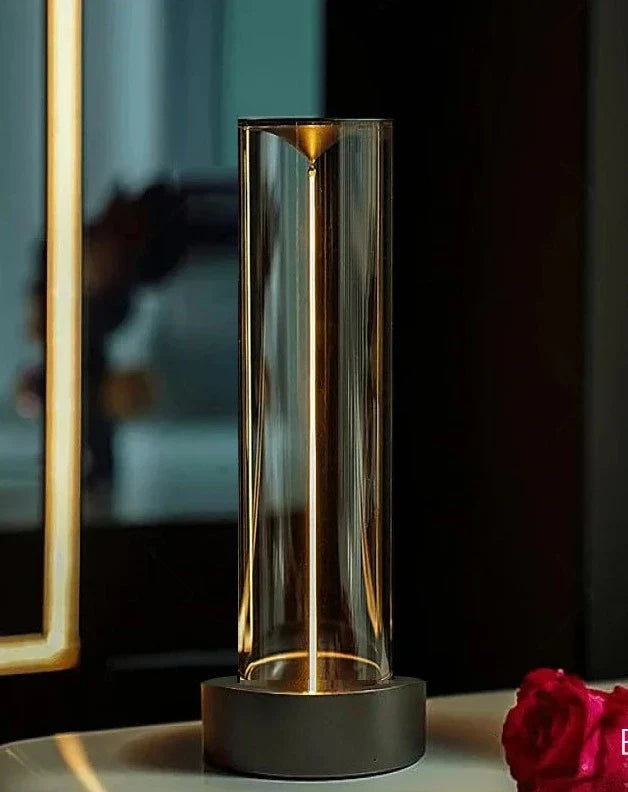 BasicShine - Minimalist table lamp
