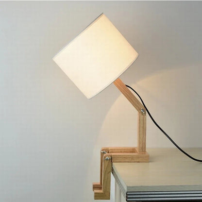CyborgShine - Humanoid table lamp