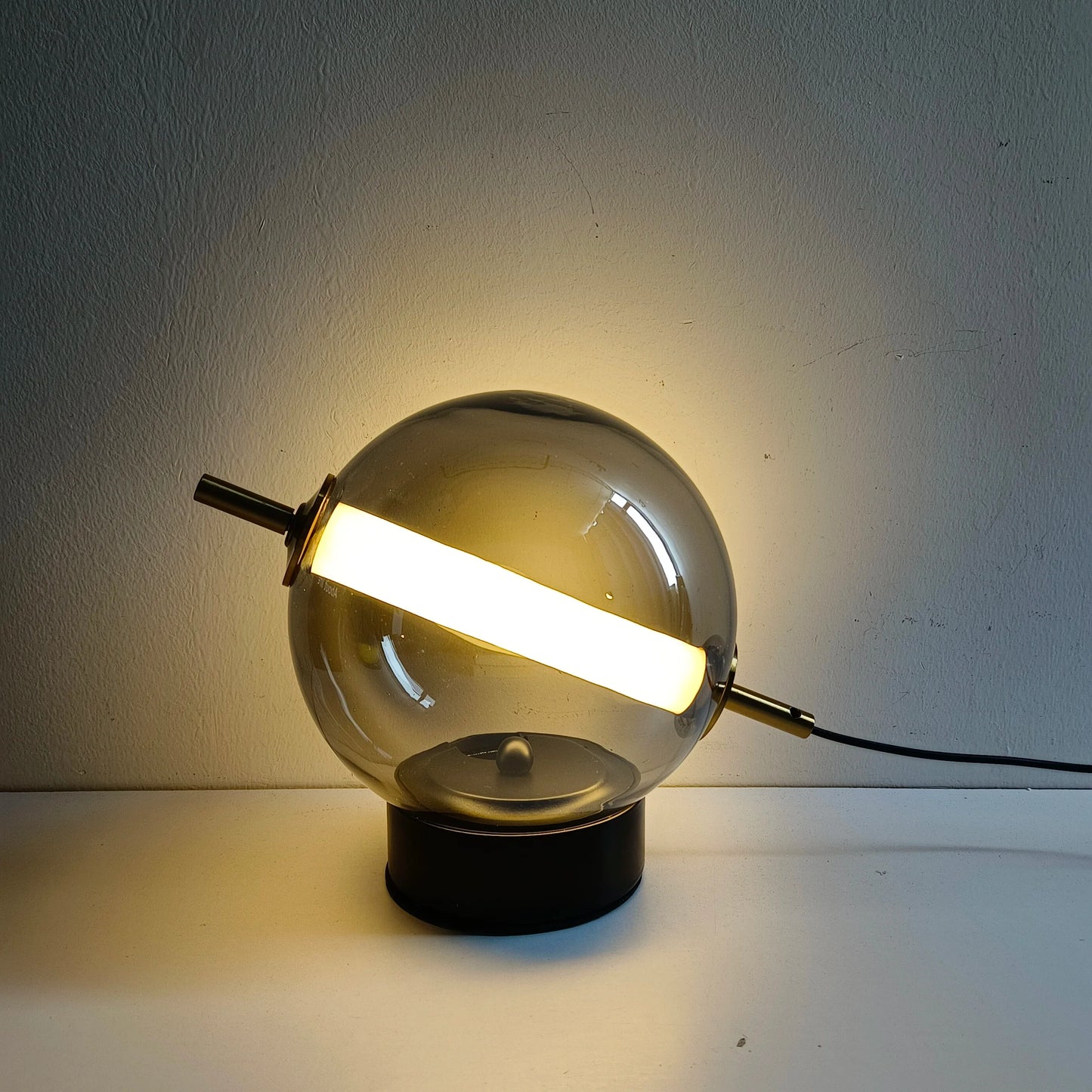 RadiantRevival - Retro glass table lamp