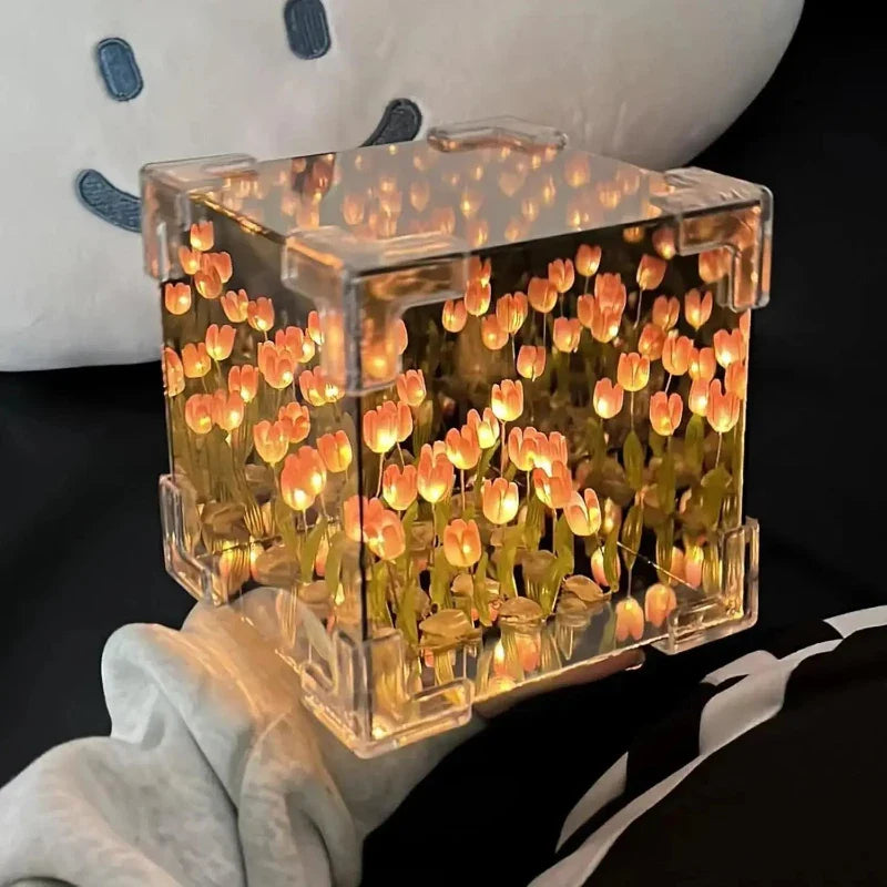 LumiTulip | Tulip mirror cube lamp