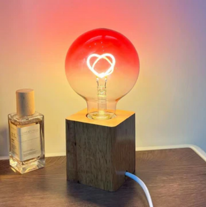 PinkPulse | Pink light bulb with color gradient