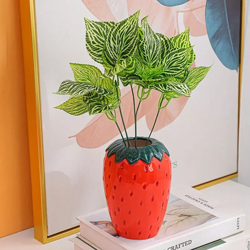 BerryBliss - Ceramic strawberry vase